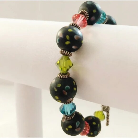 Round Black Speckled Beaded Toggle Bracelet - Picture 1 of 7
